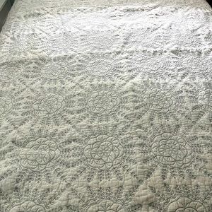 Beautiful Anthropologie quilt cottage, boho, farmhouse